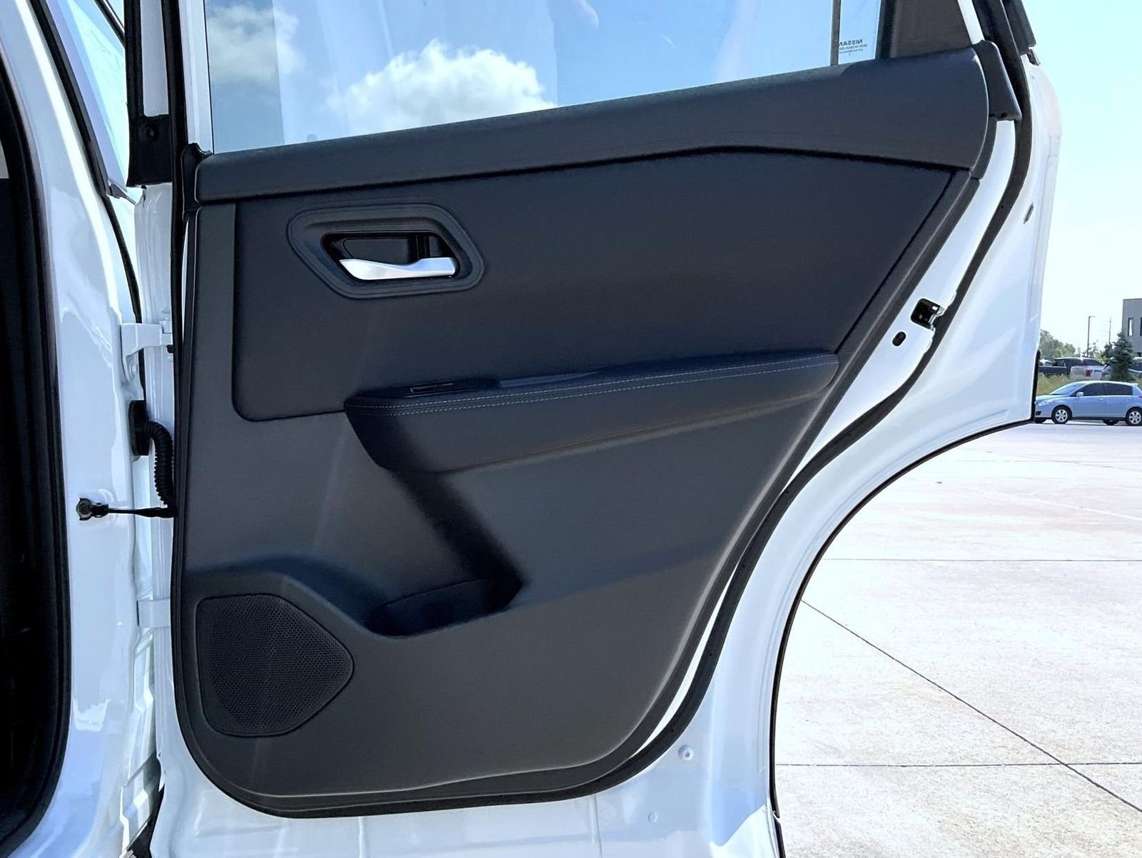 New 2026 Everest White Pearl Tricoat Nissan SV image 18