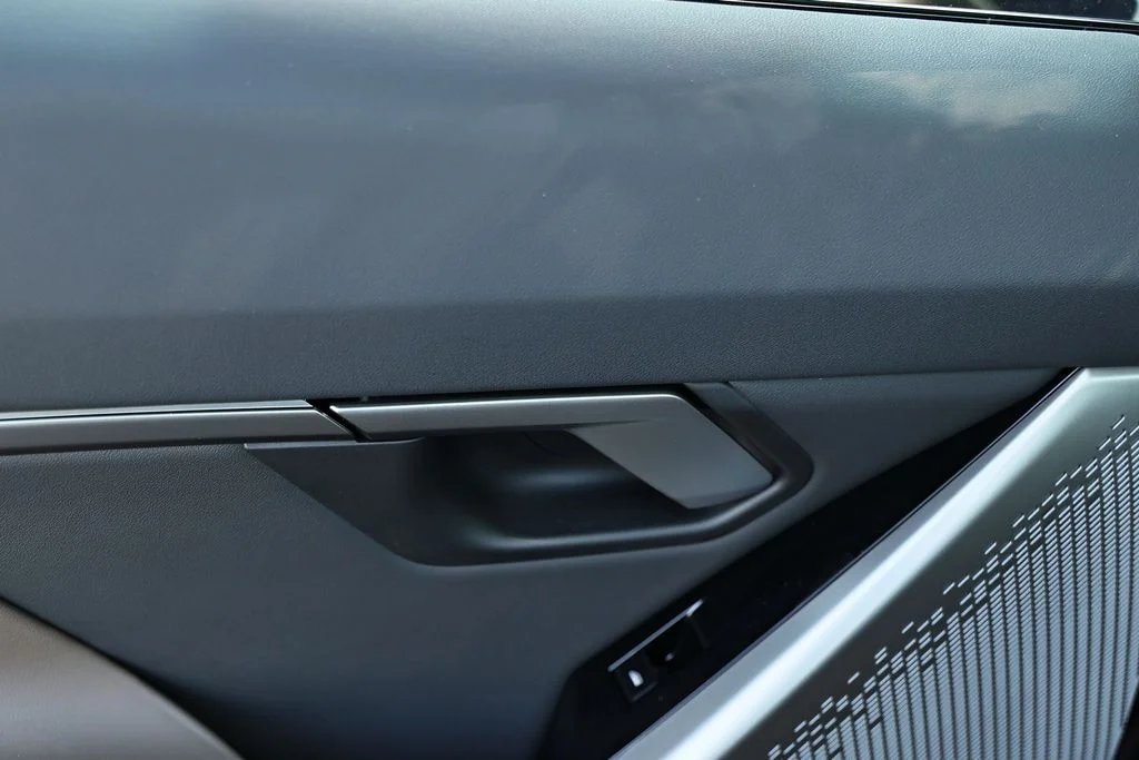 Used 2027 Carbon Black Metallic BMW 530i xDrive image 22