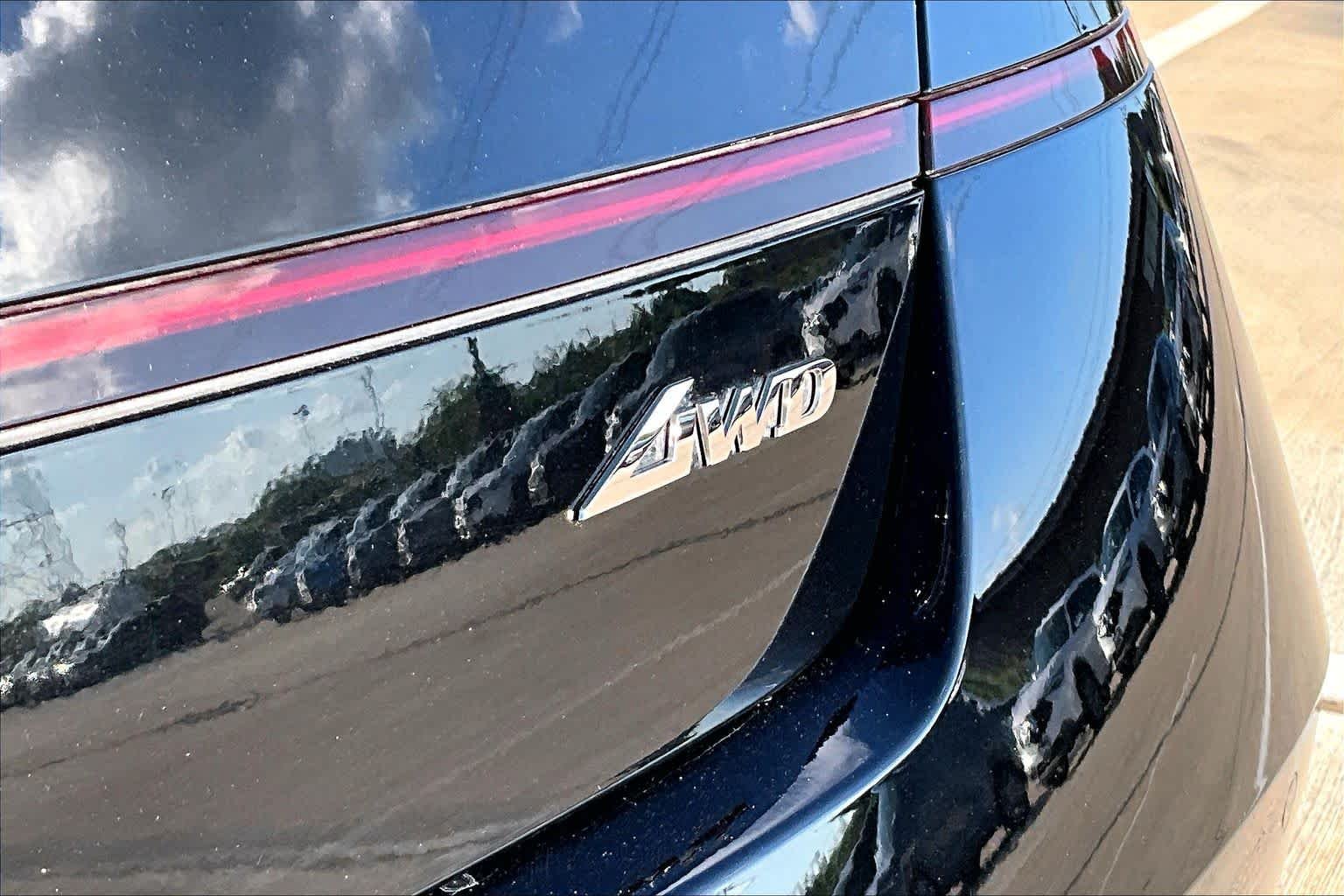 Used 2024 Maui Black Genesis e-SC image 10