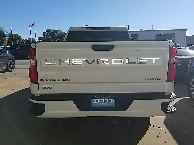 Used 2020 White Chevrolet Custom image 23