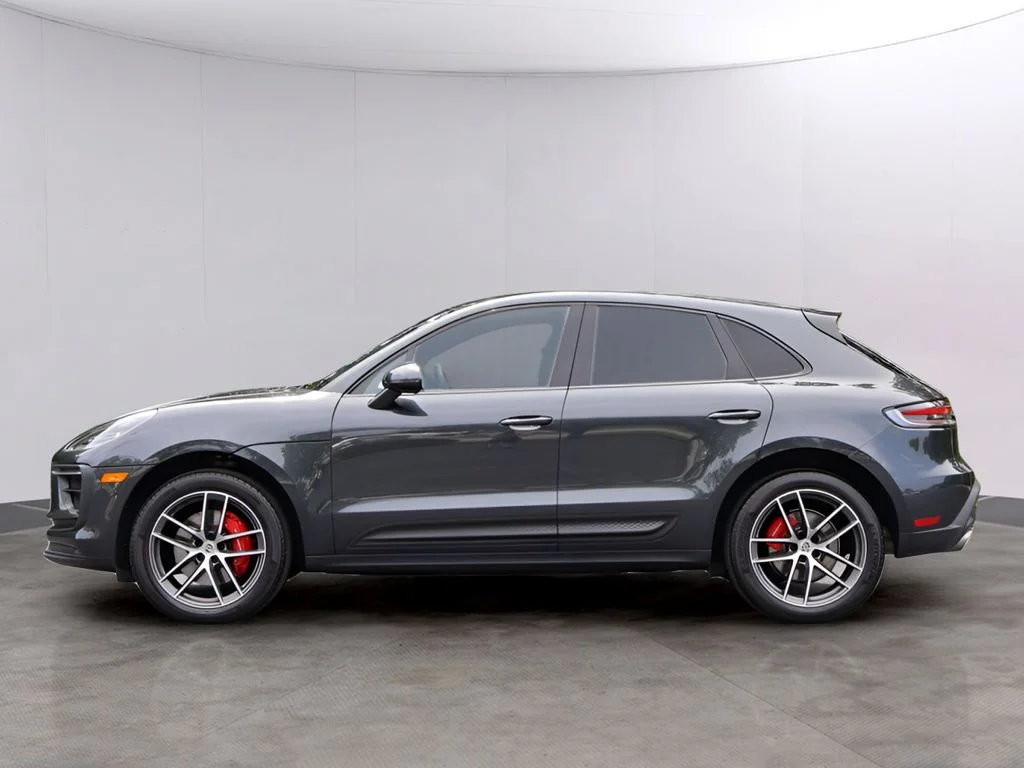 Used 2023  Porsche S image 2