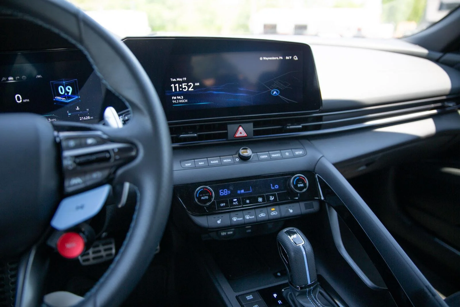 Used 2025 Atlas White Hyundai DCT image 14