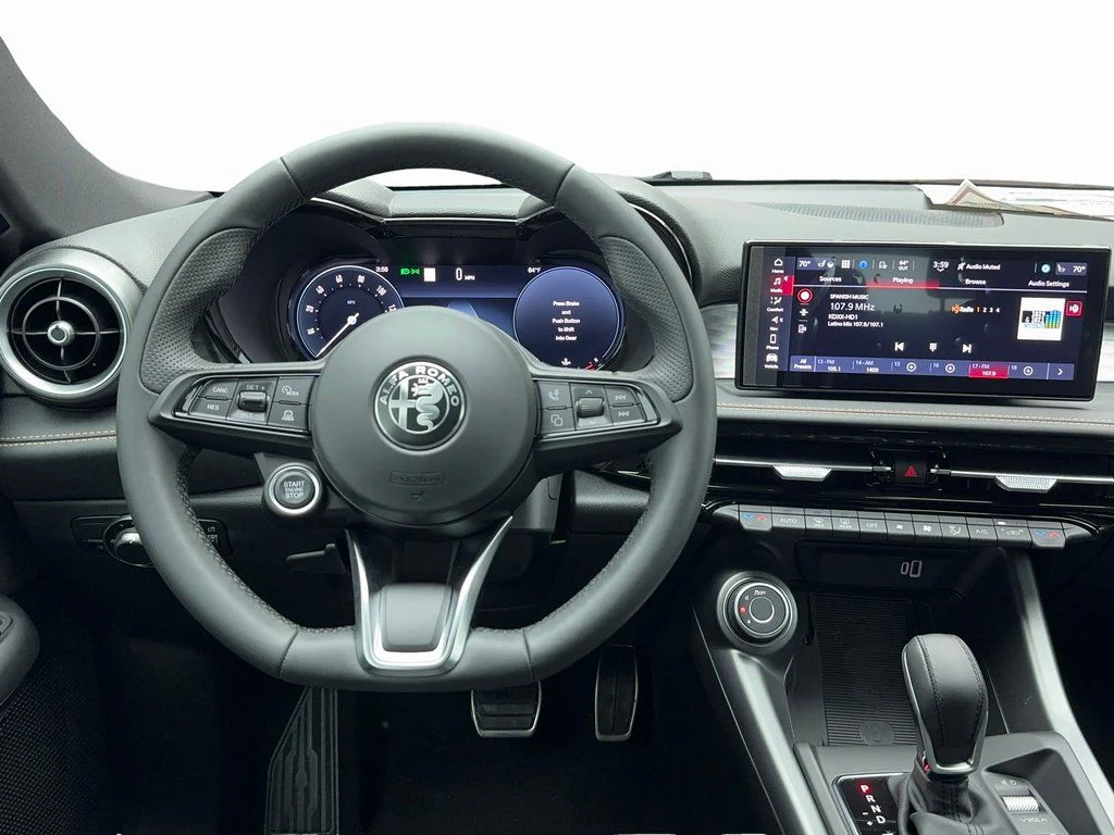 New 2025 Silver Alfa Romeo Base image 14