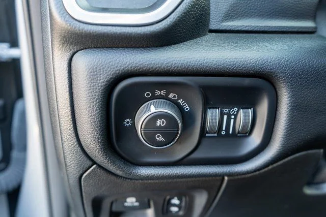 Used 2021 Silver Ram Laramie image 22