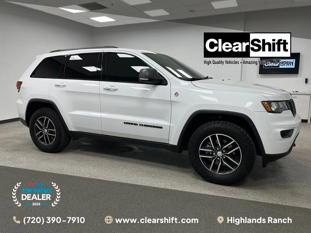 Used 2017 White Jeep Trailhawk image 1