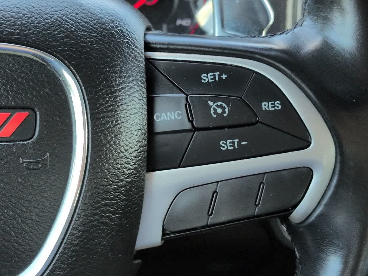 Used 2016 Bright White Clearcoat Dodge SXT image 24