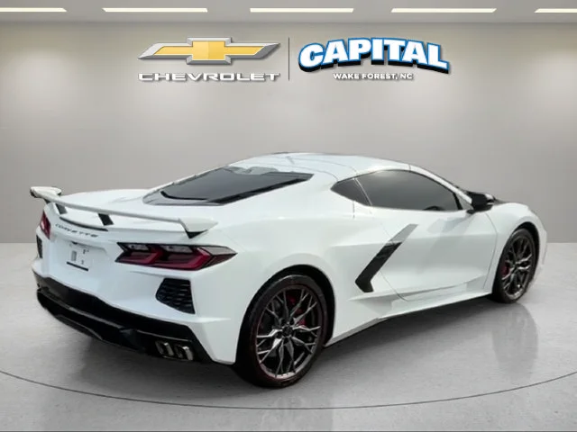 Used 2025 Arctic White Chevrolet 2LT image 4
