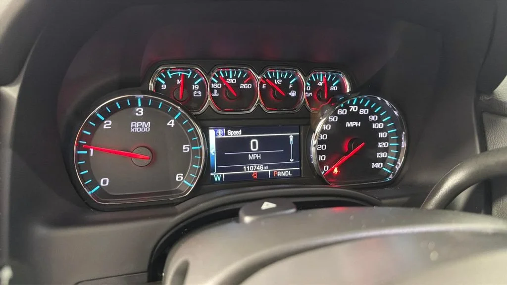 Used 2019 SHADOW GRAY METALLIC Chevrolet LT image 20