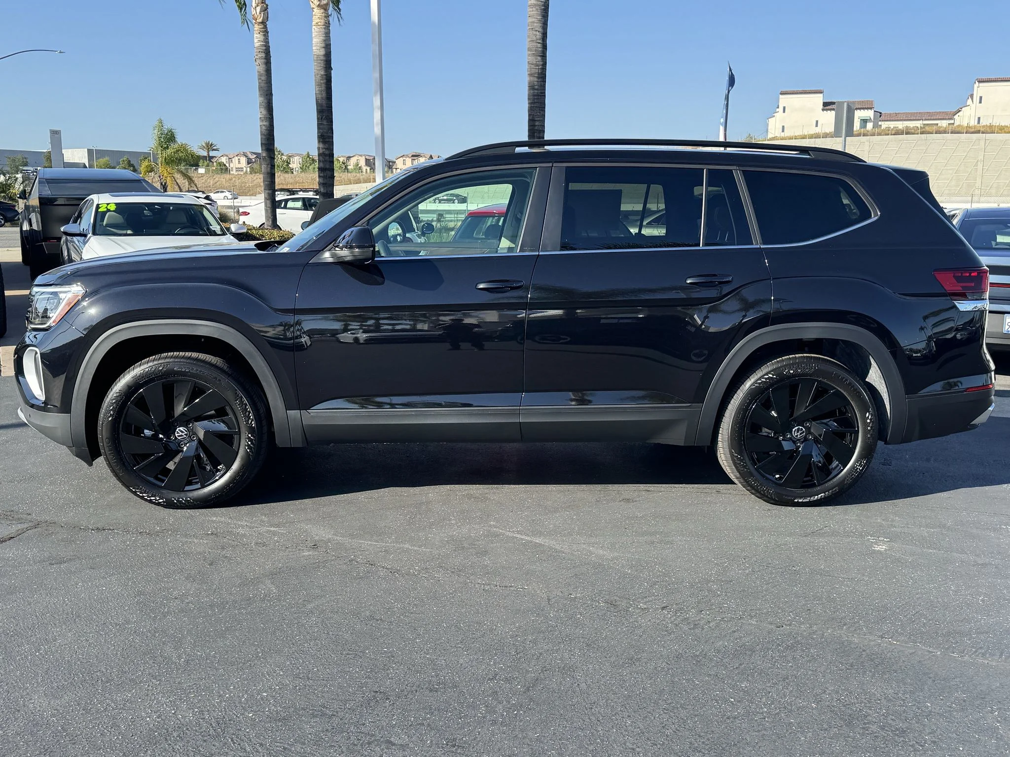 New 2026 Deep Black Pearl Volkswagen 2.0T SE w/Technology image 5
