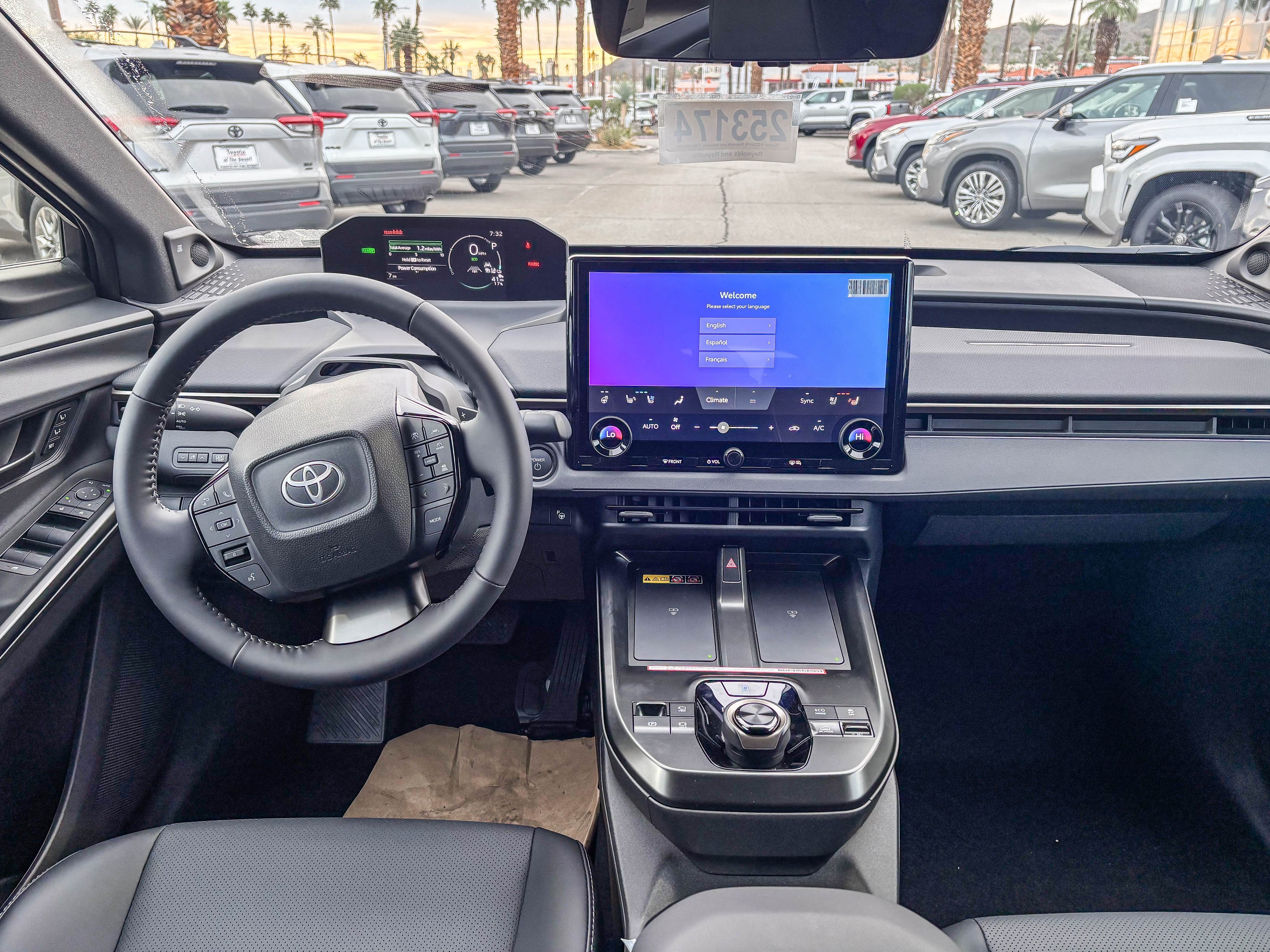 New 2026 Wind Chill Pearl with Midnight Black Metallic roof <sup>1</sup> Toyota  Limited image 14
