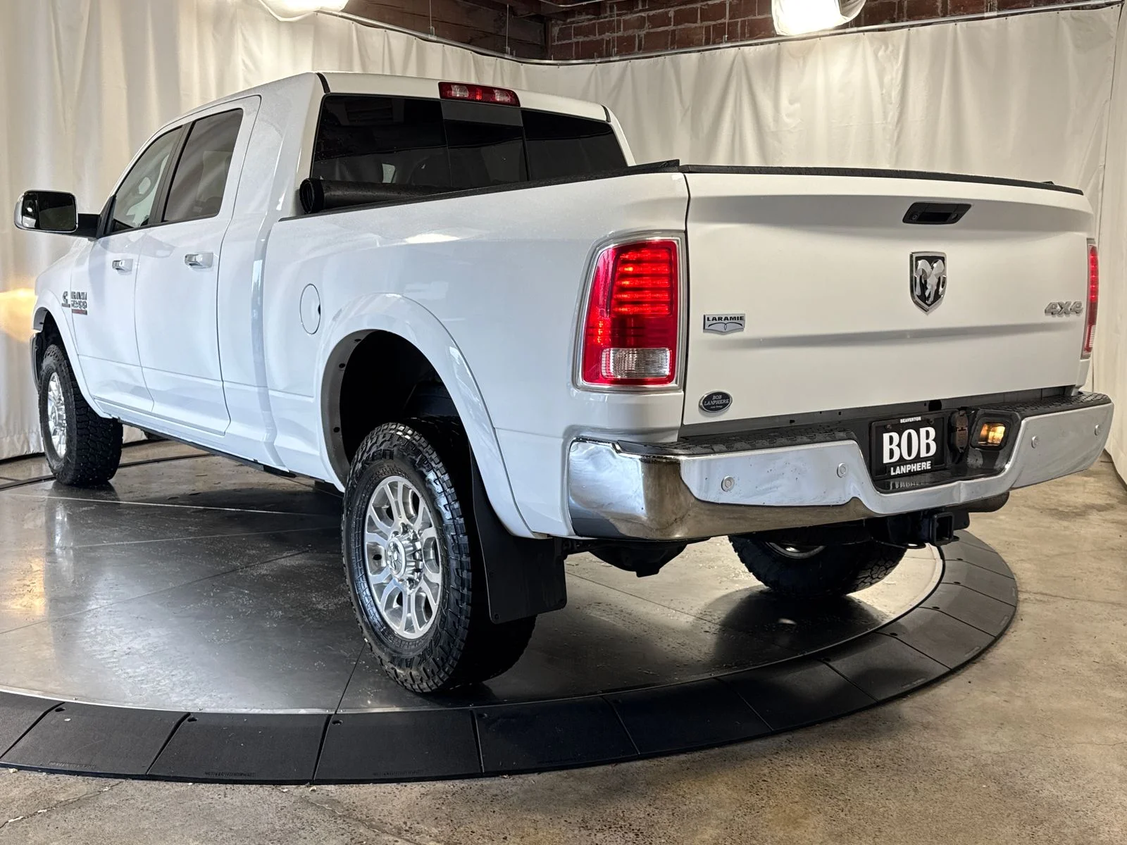 Used 2017 Bright White Clearcoat Ram Laramie image 9