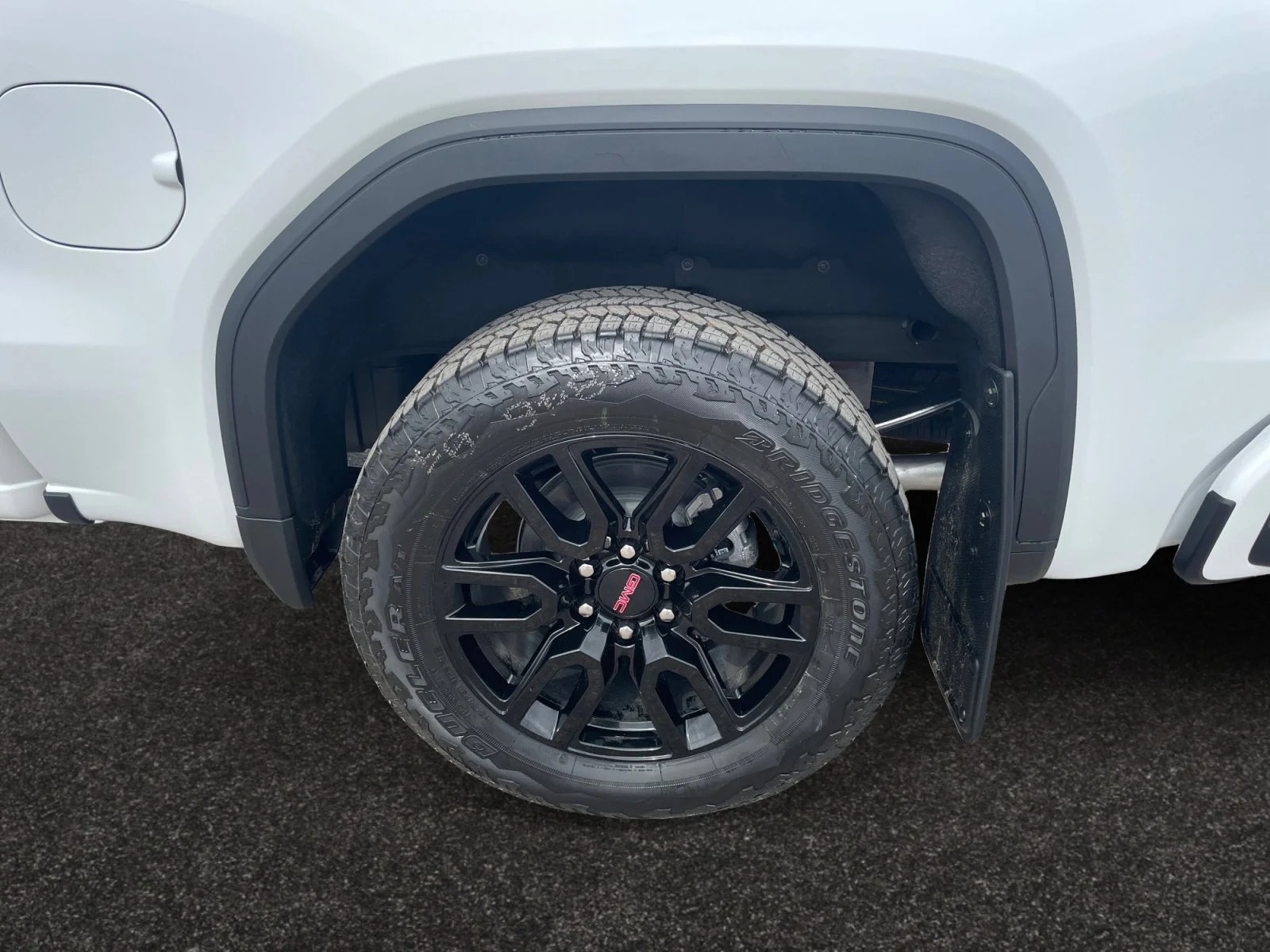 New 2026 Summit White GMC Elevation image 9