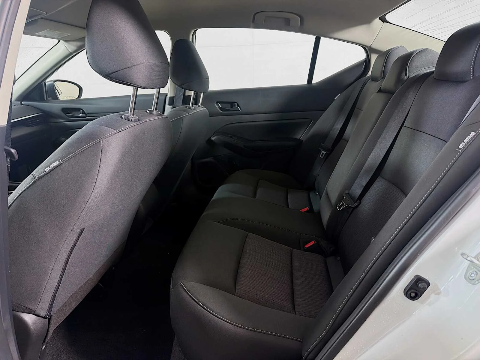Certified Used 2025 Glacier White Nissan S image 20