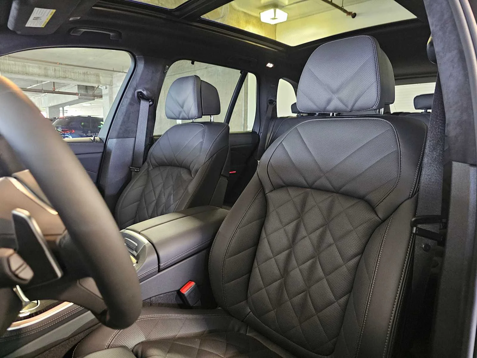 New 2026 Black Sapphire Metallic BMW xDrive50e image 34