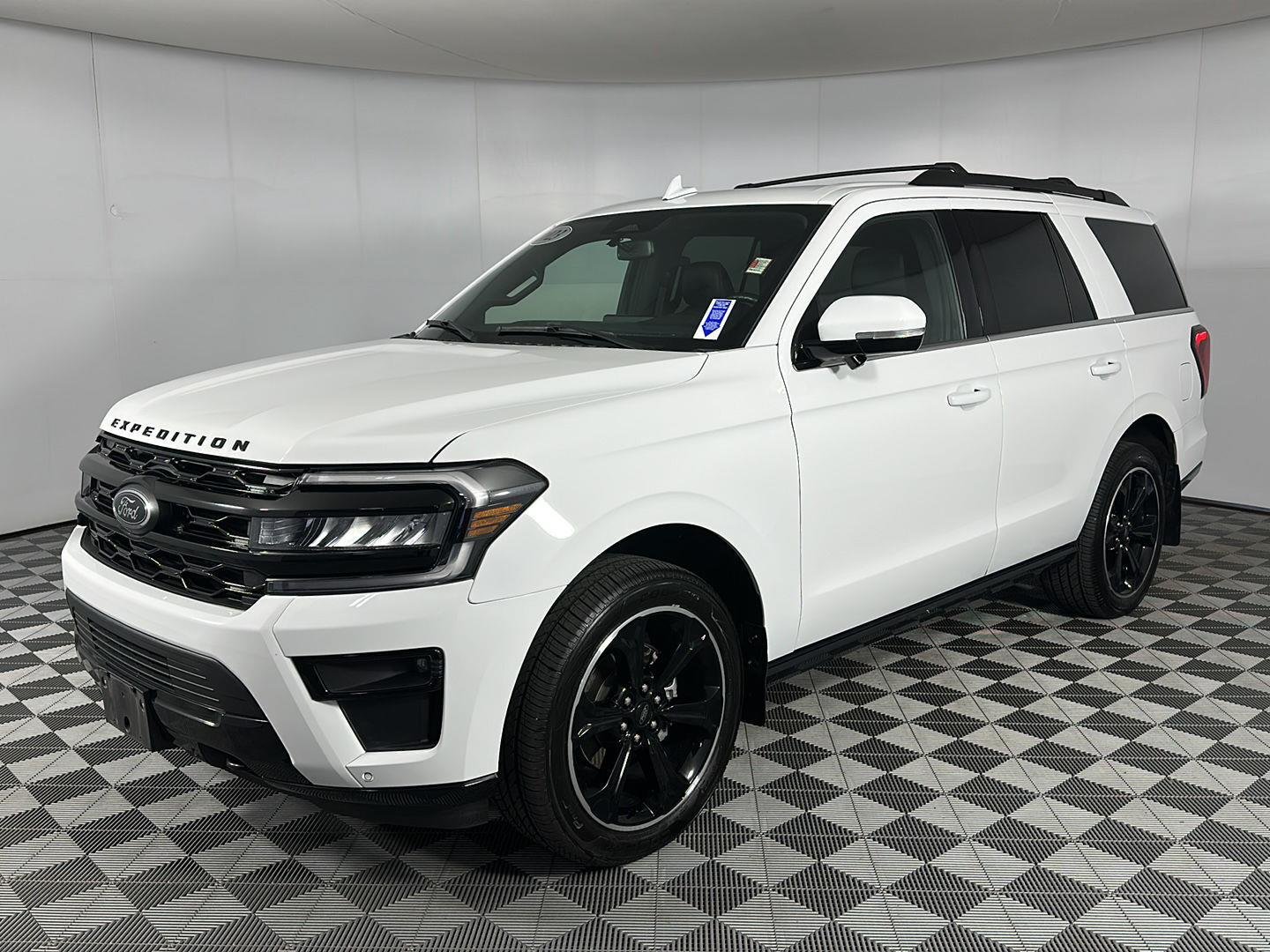 Used 2023 Oxford White Ford Limited image 4