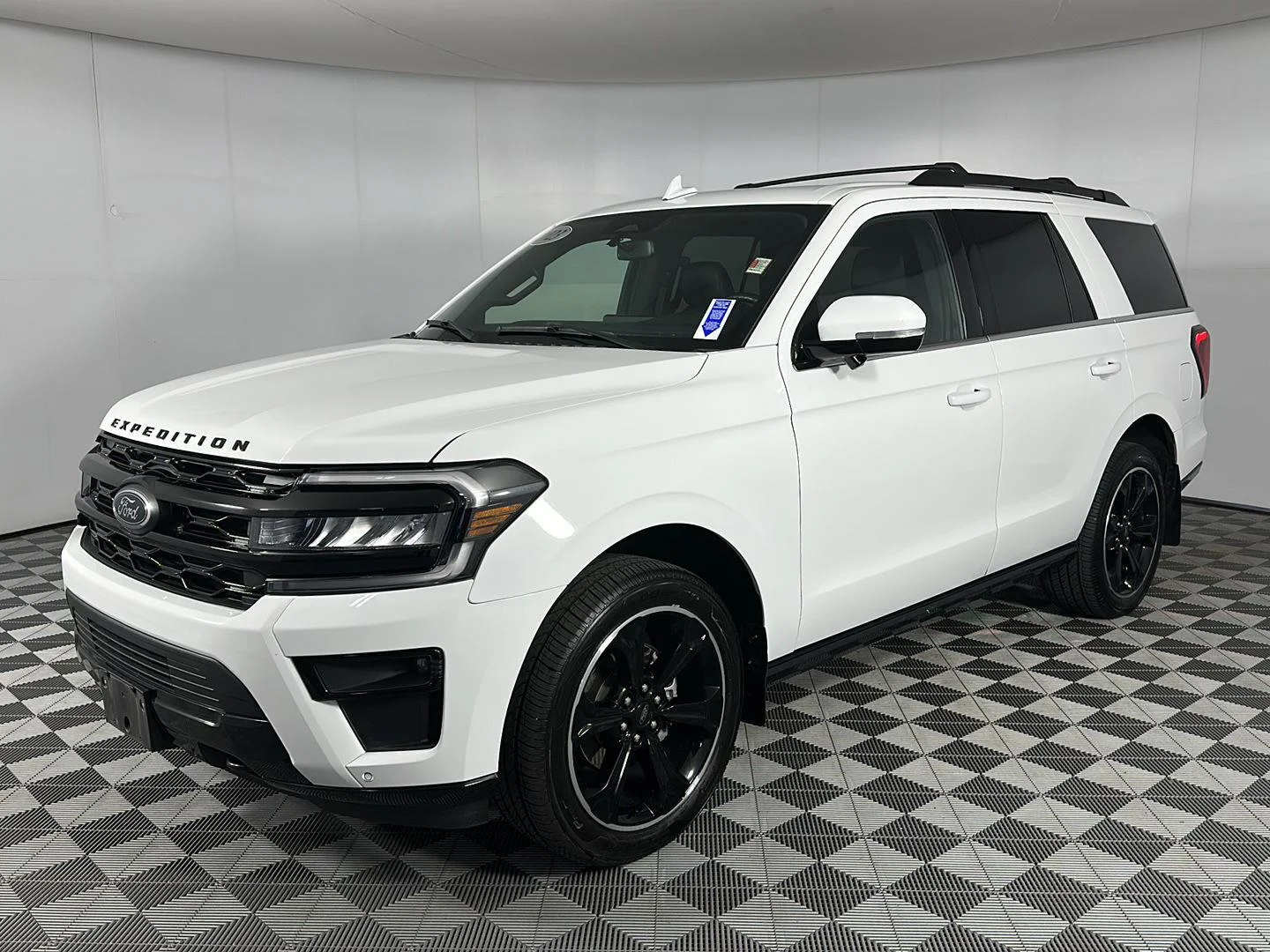 Used 2023 Oxford White Ford Limited image 4