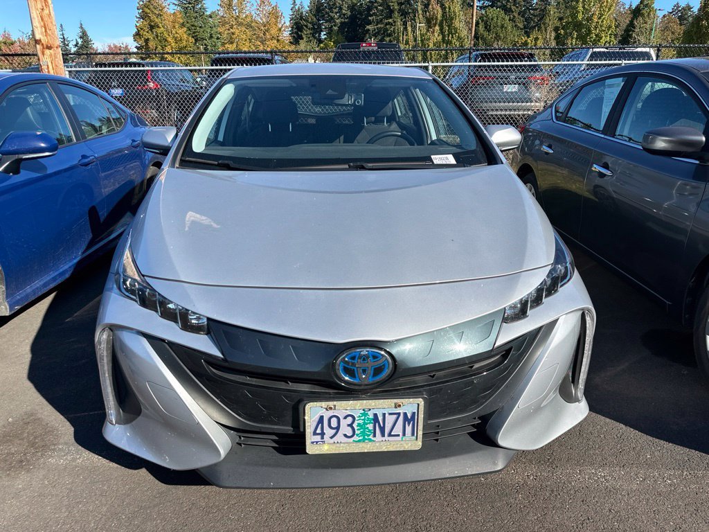 Used 2022 Classic Silver Metallic Toyota LE image 2