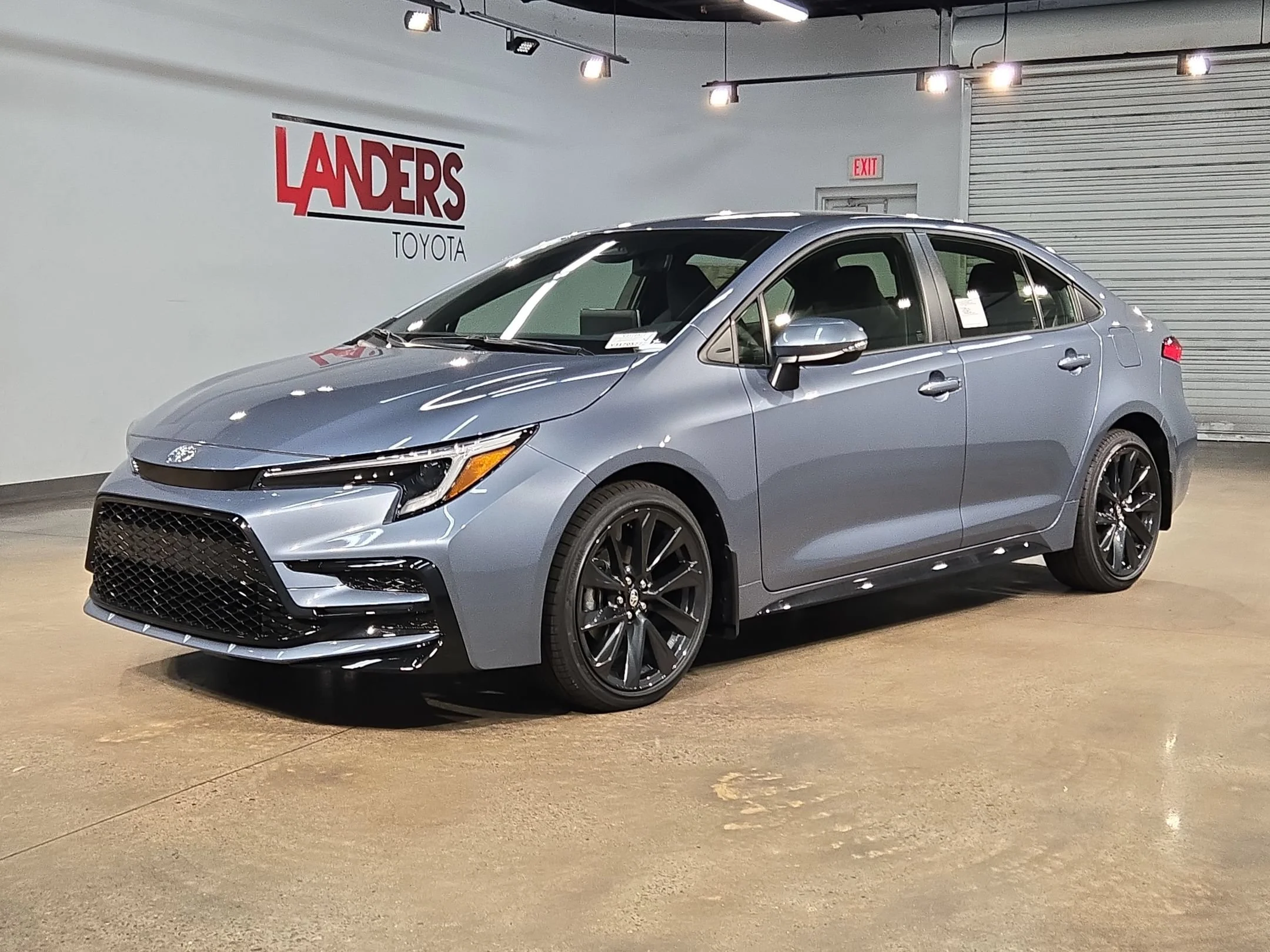 New 2027 Celestite Toyota Hybrid SE image 3