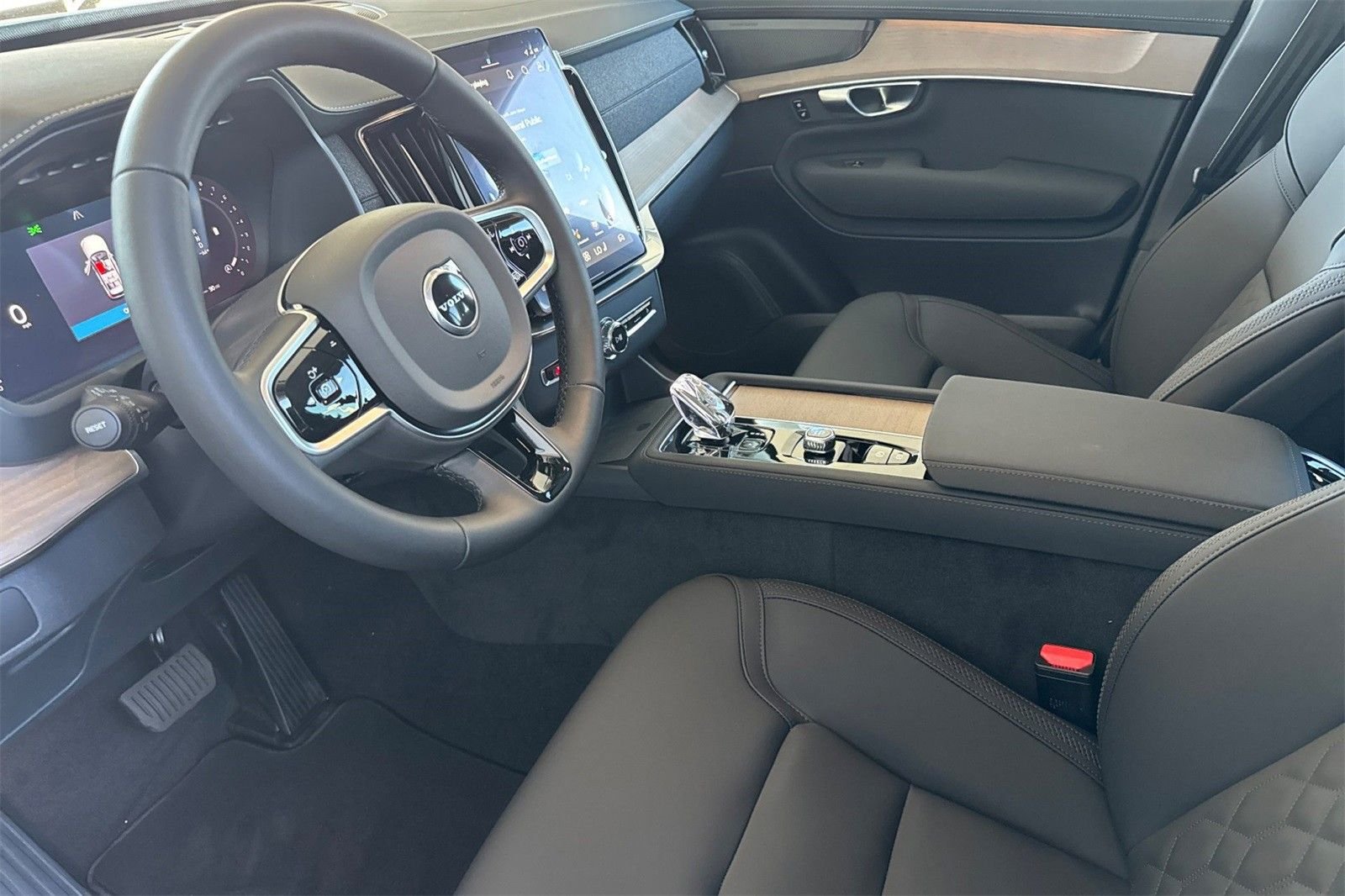 2026 Volvo XC90 Plus - Photo 11
