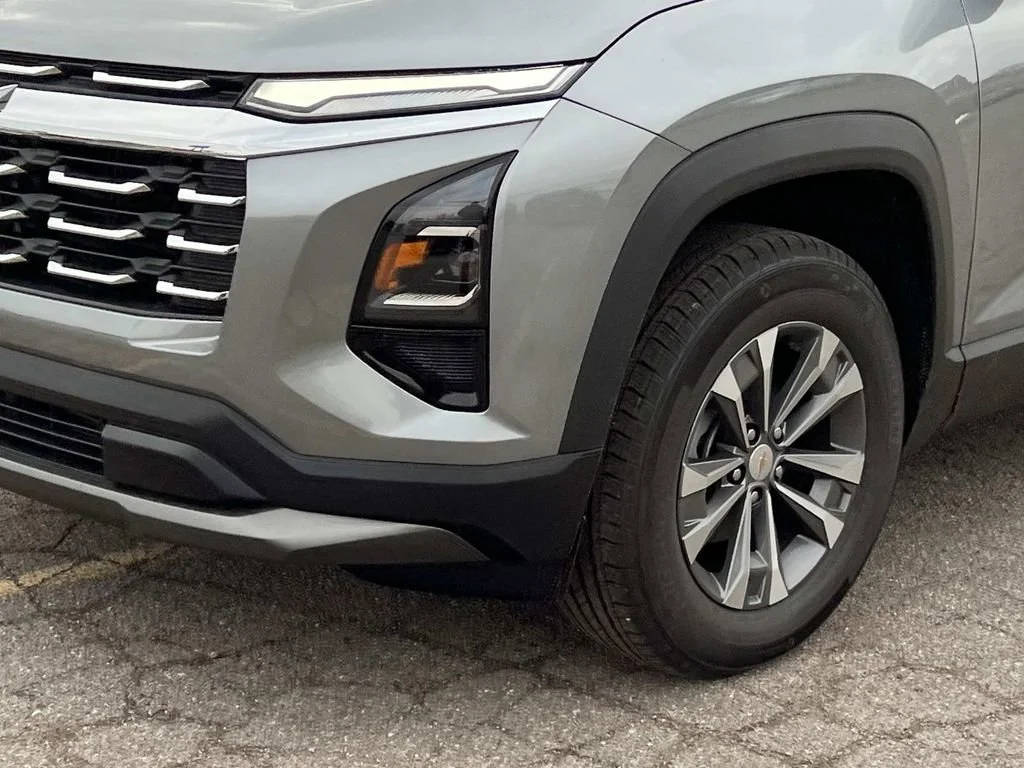 2026 Chevrolet Equinox LT - Photo 8