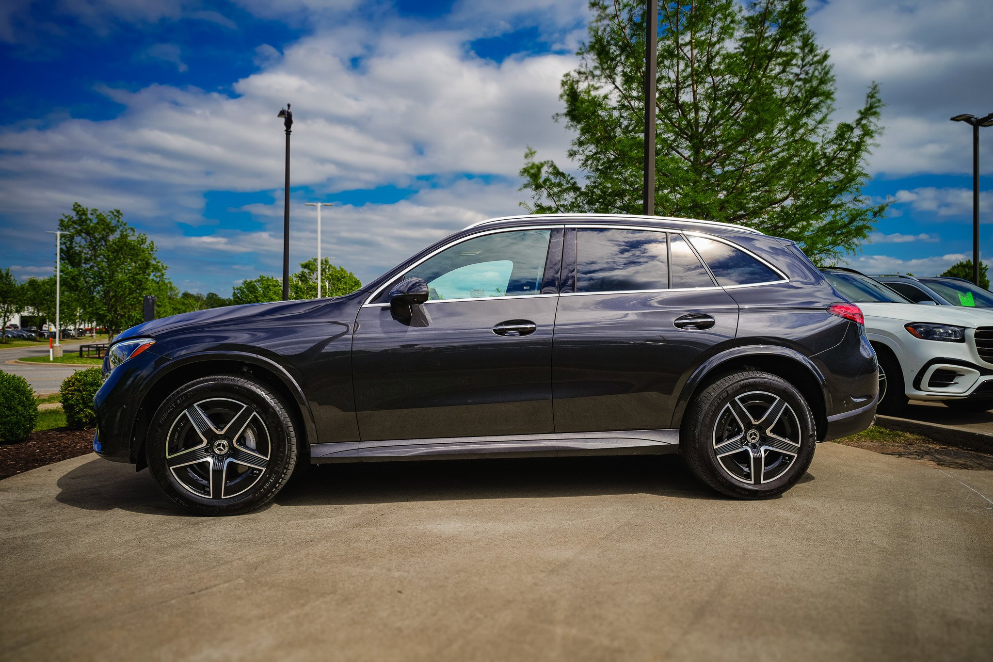 Certified Used 2025 Graphite Gray Metallic Mercedes-Benz GLC 300 image 9