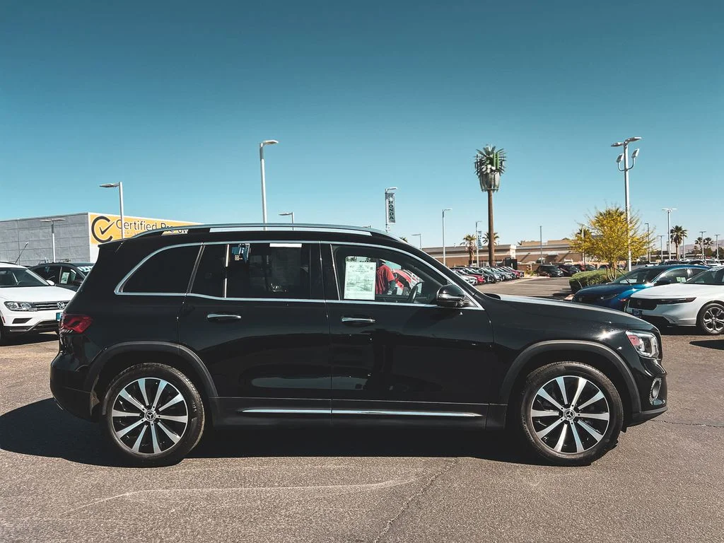 Used 2022 Black Mercedes-Benz GLB 250 image 4
