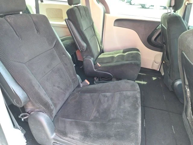 Used 2016 White Dodge SXT image 13