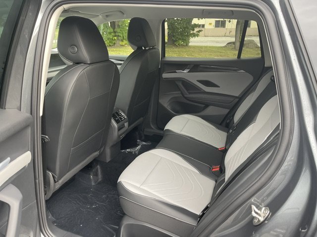 New 2026 Platinum Gray Metallic Volkswagen 2.0T SE image 10