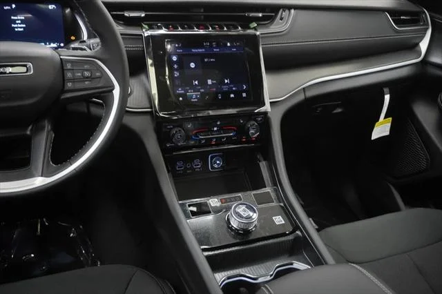 New 2026 Baltic Gray Metallic Clear-Coat Exterior Paint Jeep Laredo X image 21