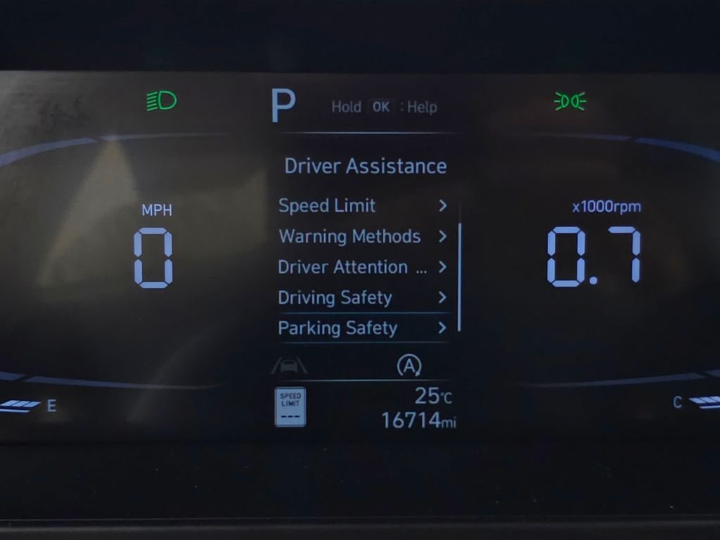 2024 Hyundai Elantra SE - Photo 23