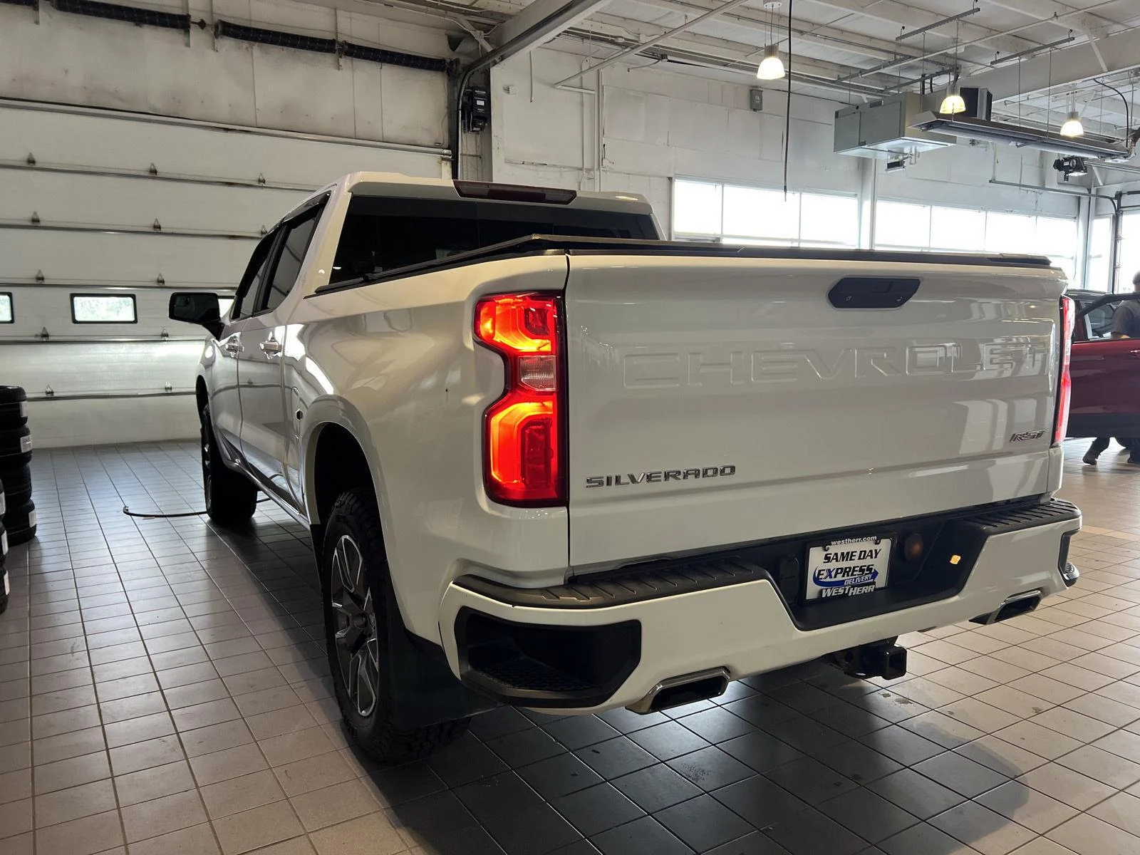 Used 2020 SUMMIT WHITE Chevrolet RST image 6