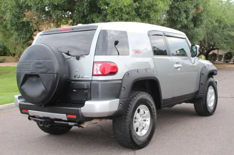 Used 2011 GRAY TOYOTA  image 3