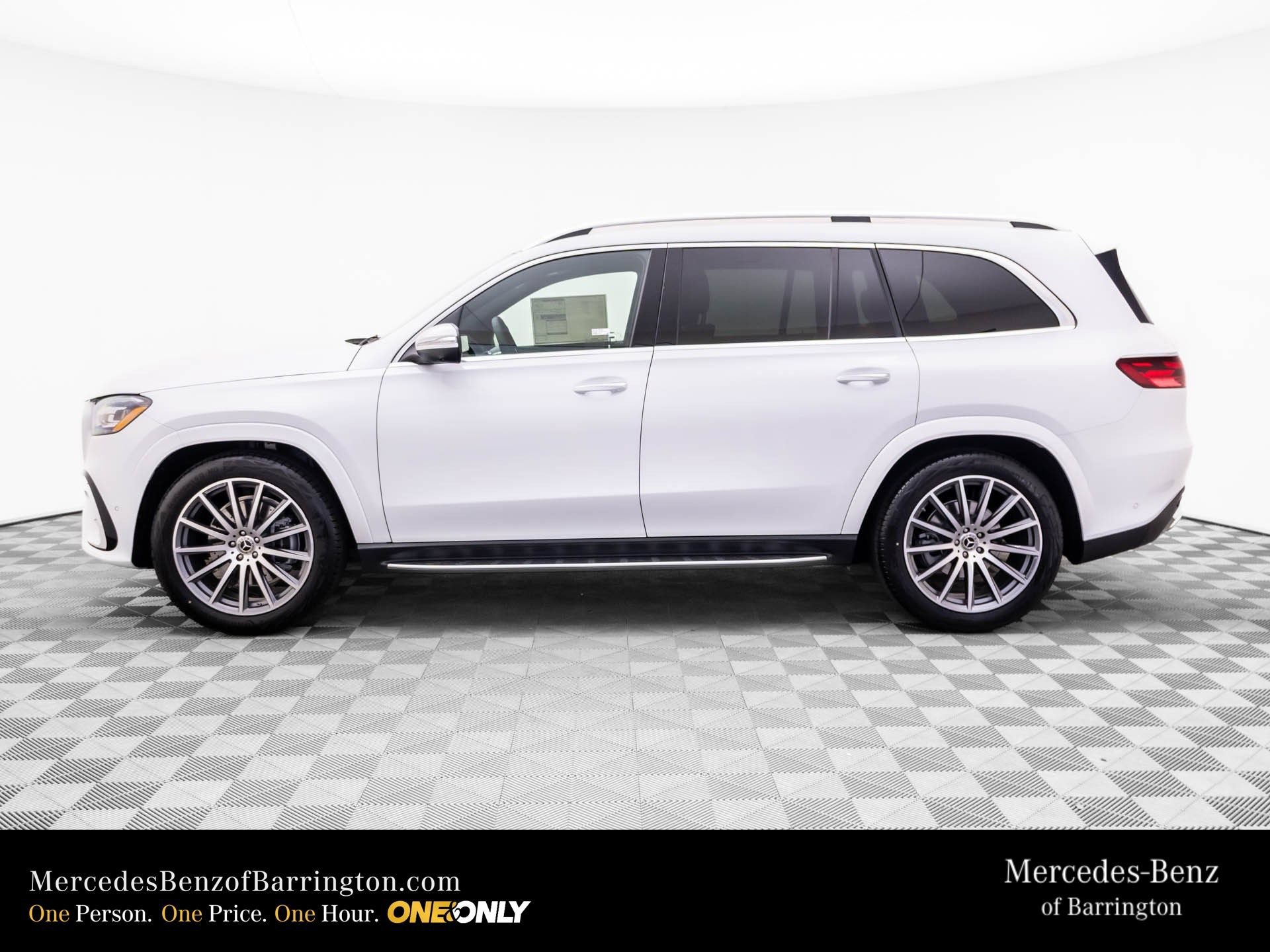 New 2026 MANUFAKTUR Moonlight White Metallic Mercedes-Benz GLS 580 image 45