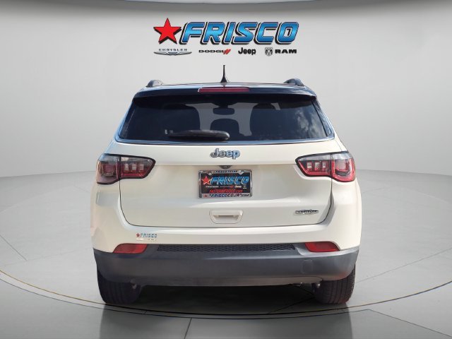 Used 2018 White Jeep Latitude image 6