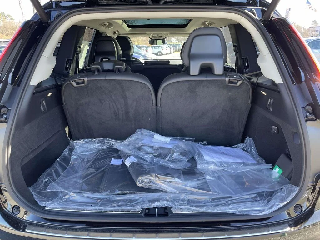 New 2026 Onyx Black Volvo Ultra image 32