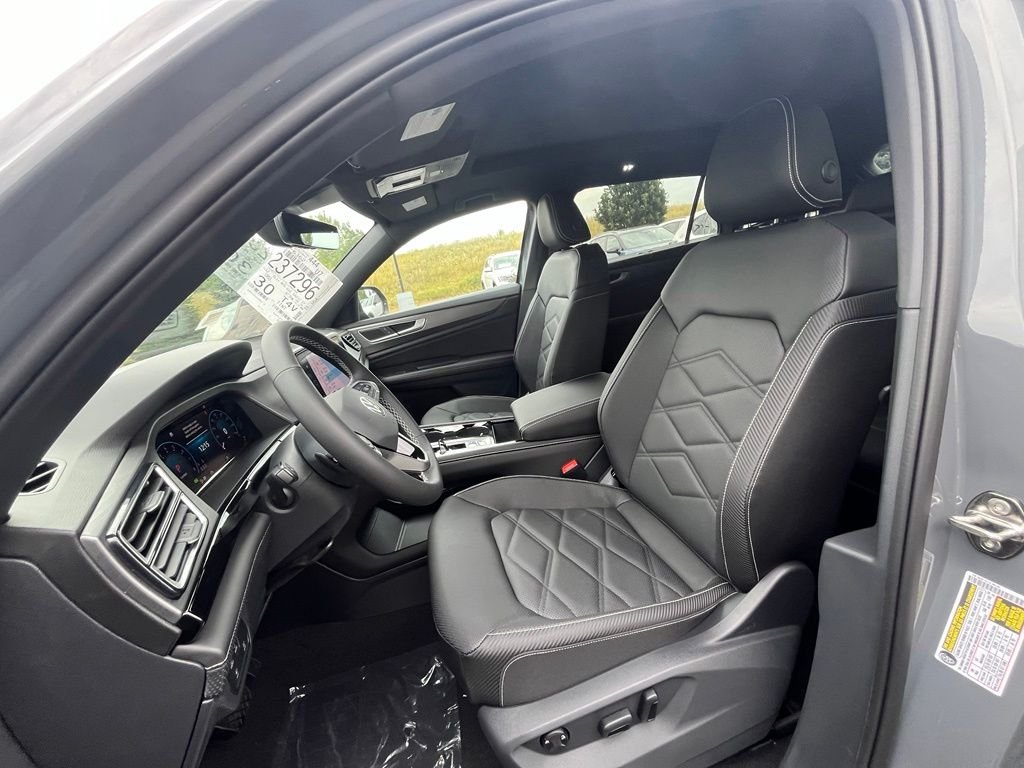 New 2026 Gray Volkswagen 2.0T SE w/Technology image 10