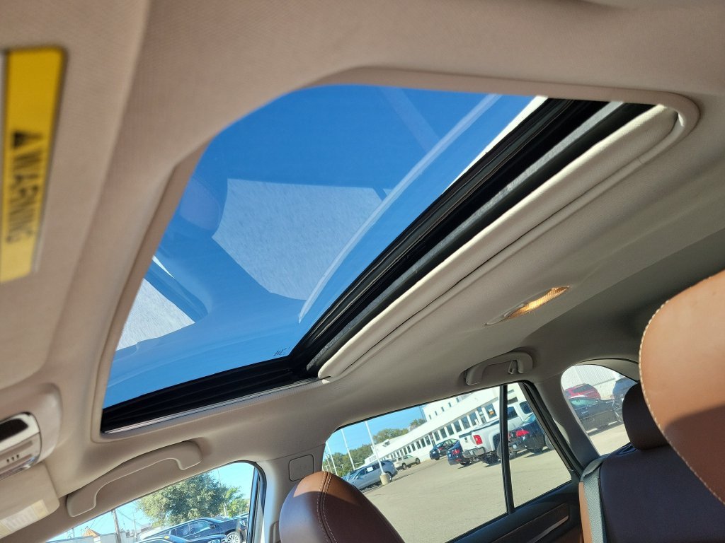 Used 2019 Black Subaru 2.5i Touring image 36