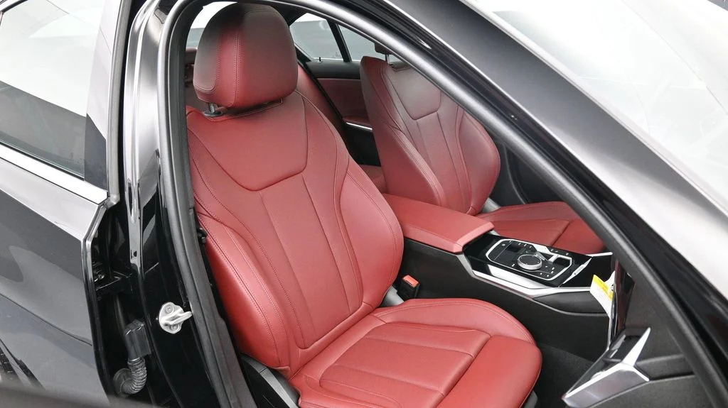 2024 BMW 3 Series 330i - Photo 17