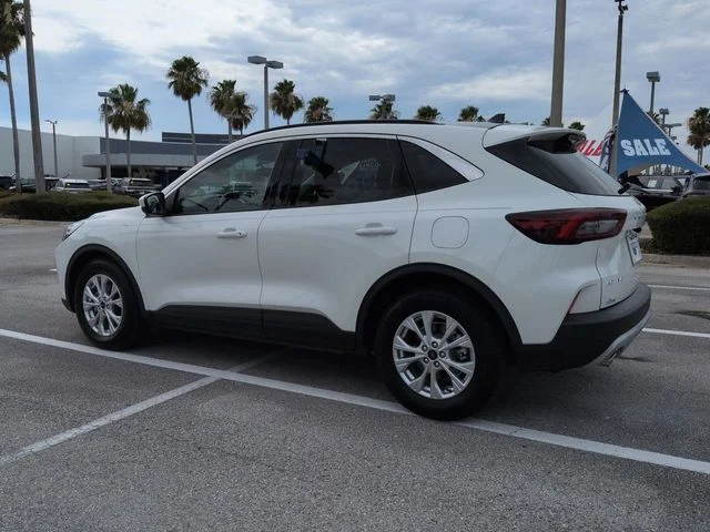 Used 2023 White Ford Active image 6