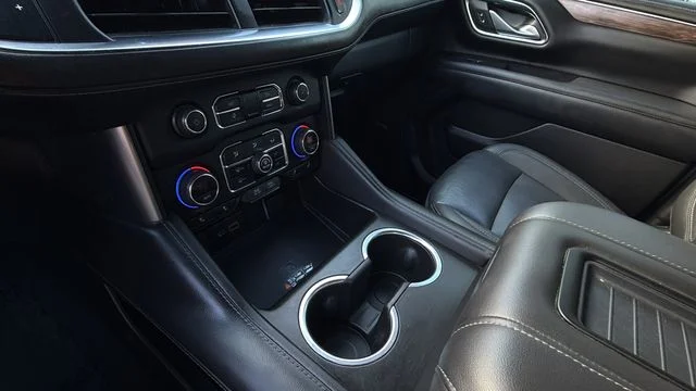 Used 2022 Black Chevrolet Z71 image 14