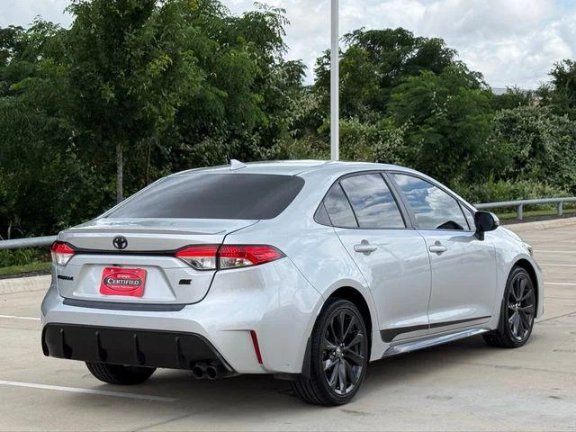 Certified Used 2024 CLASSIC SILVER METALLIC Toyota SE image 4