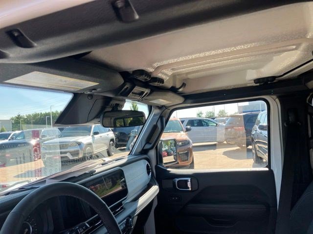 Certified Used 2025 Bright White Clearcoat Jeep Sahara image 13