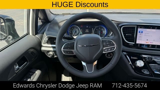 2026 Chrysler Pacifica Select - Photo 30