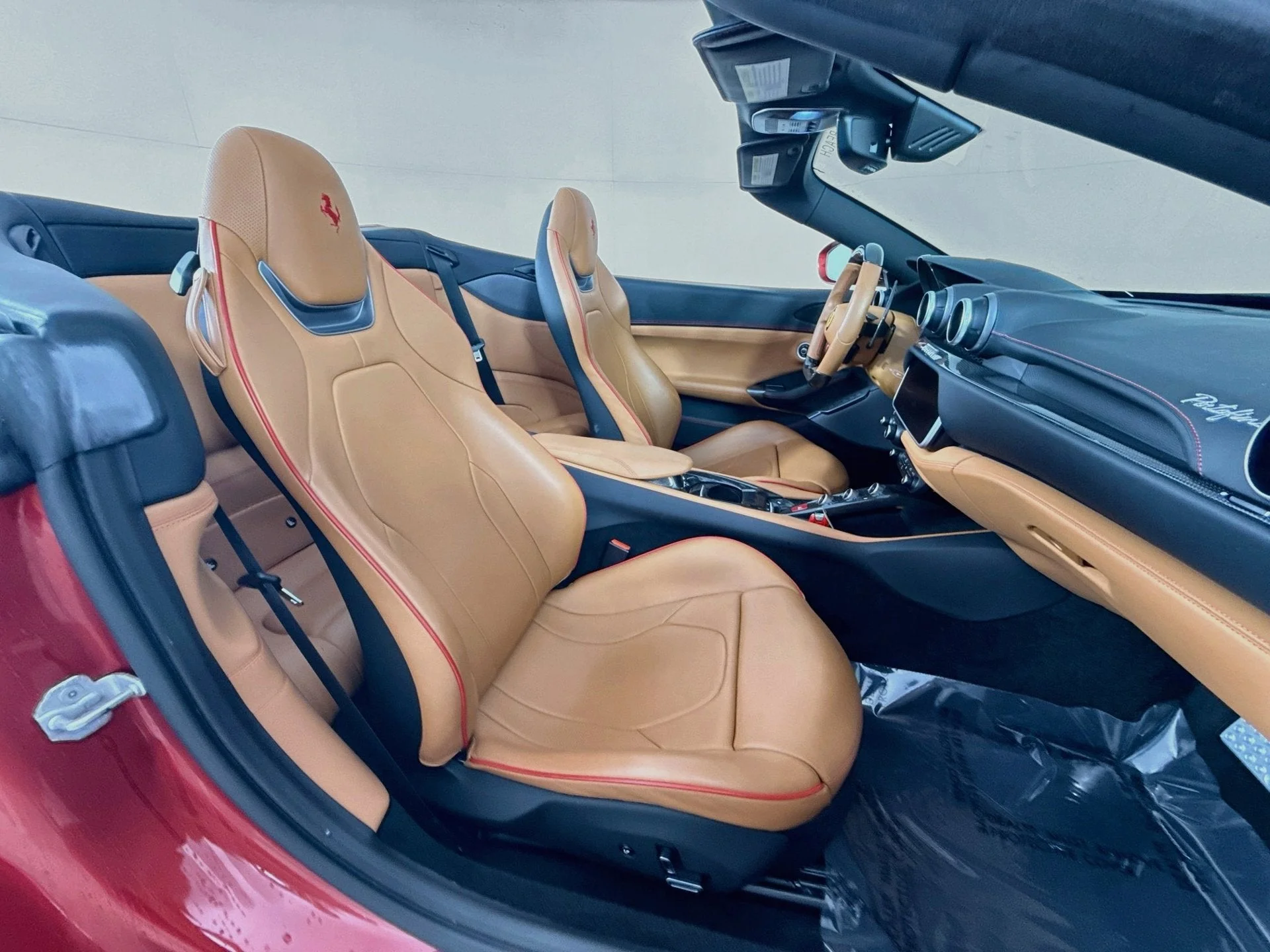 Certified Used 2019 Rosso Portofino Ferrari Base image 23