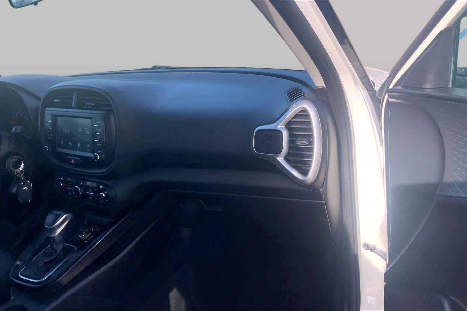 Used 2020 Snow White Pearl Kia GT-Line image 18