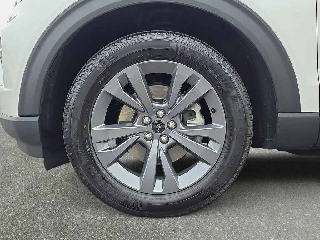 Certified Used 2023 White Metallic Ford XLT image 29
