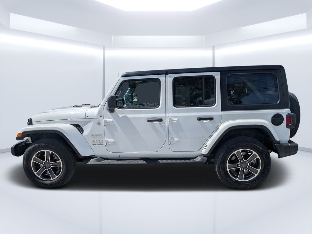 Used 2023 White/off-white Jeep Sahara image 6