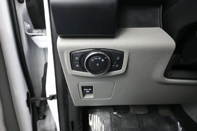 Used 2019 White Ford XL image 23