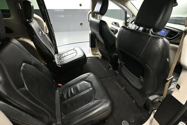 Used 2020 Gray Chrysler Touring L image 32