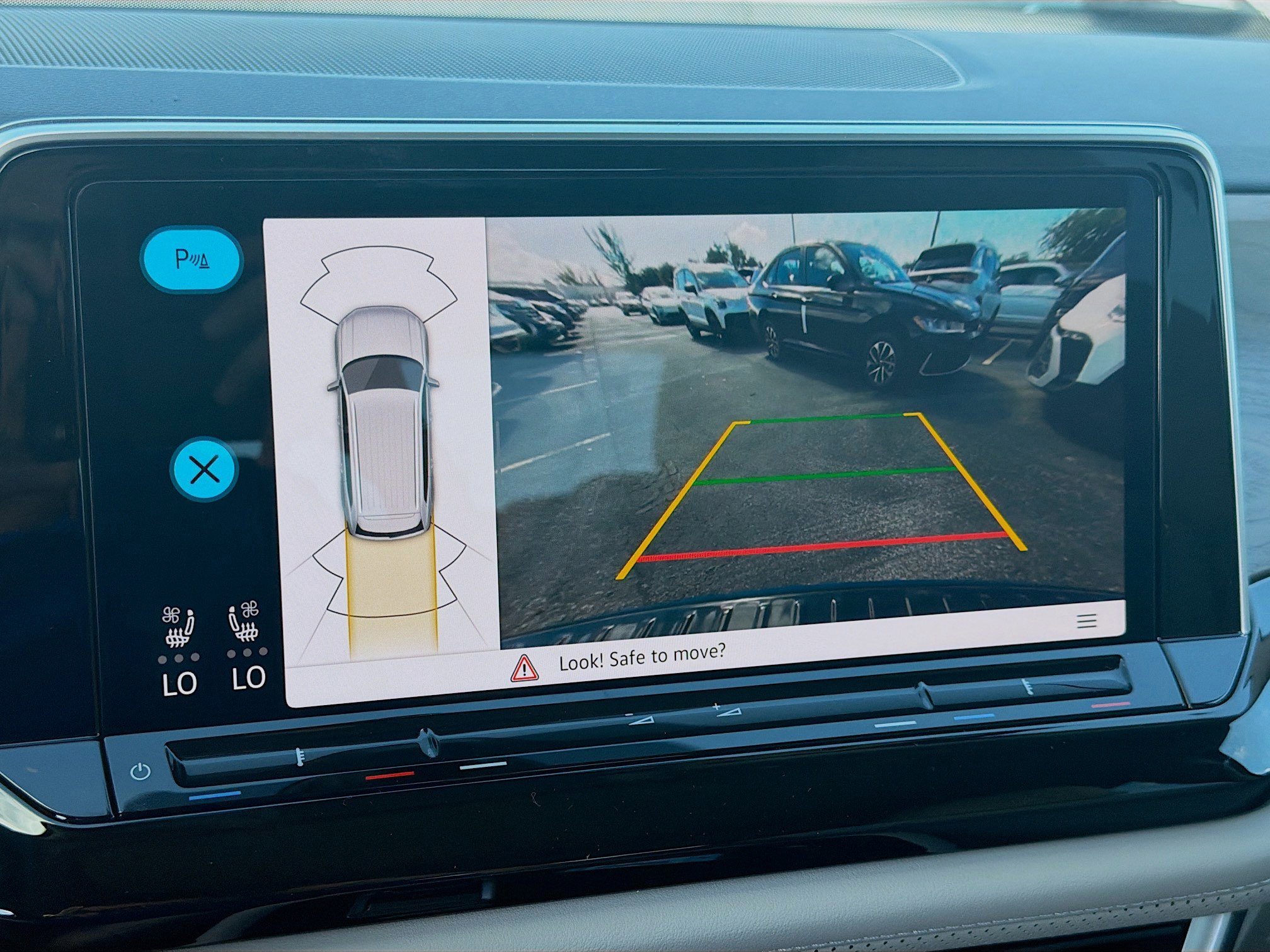 2026 Volkswagen Atlas SE w/Tech - Photo 13